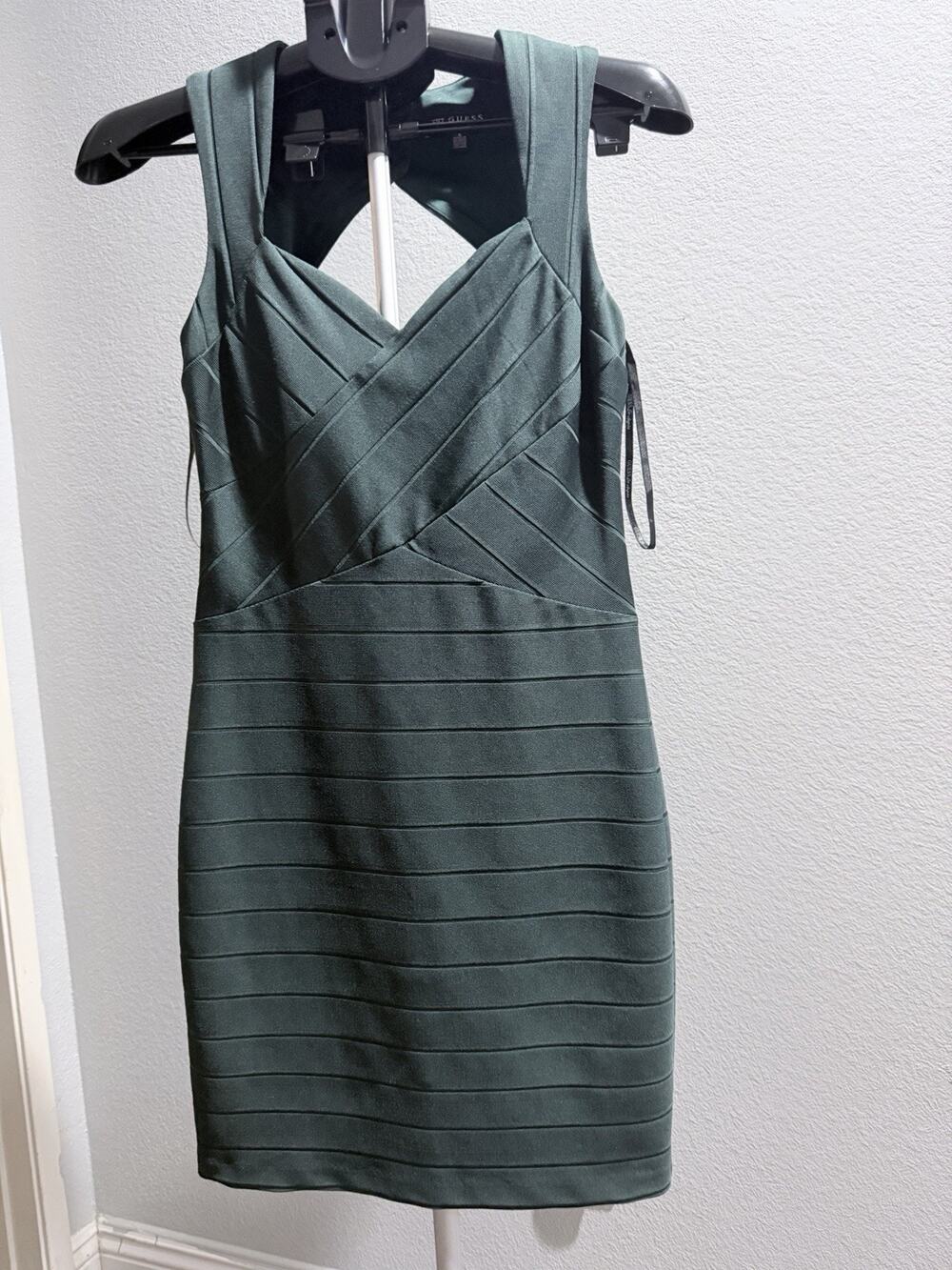 Women’s Green Guest Dress Size 6, Midi Length Green Excellent Condition